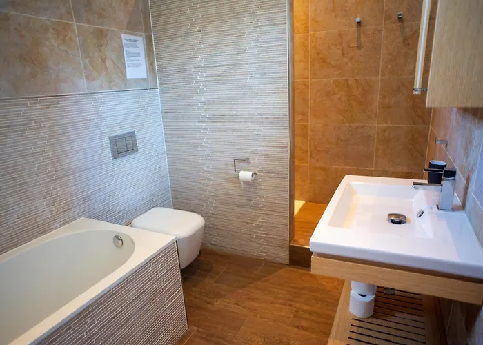 Domaine De Cascaret - Sleeps 10